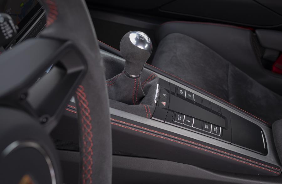 Детали интерьера Porsche 718 Cayman GT4 (982C) 2019 года  (WW) (фото 121 из 190)